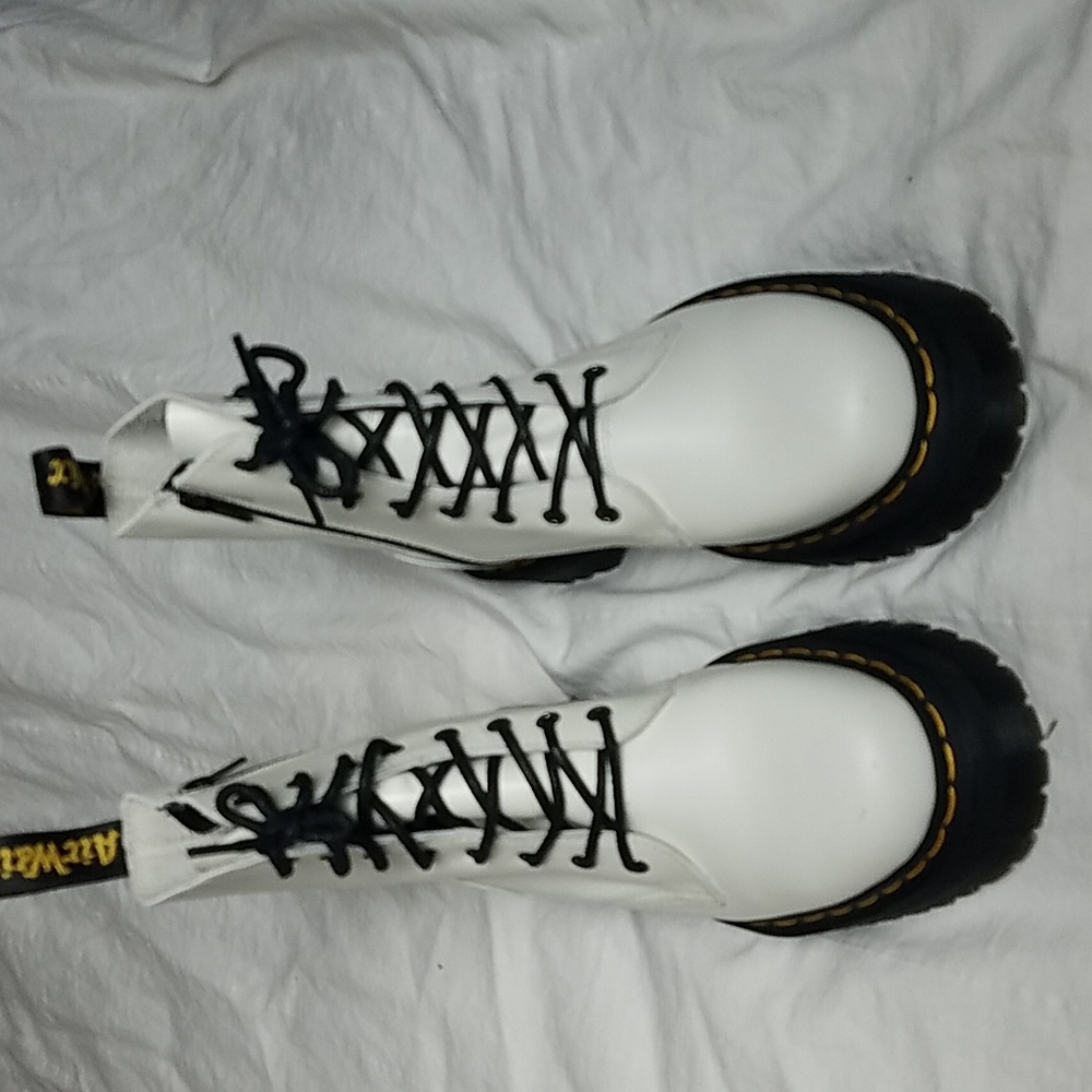 Dr. MARTEN boots